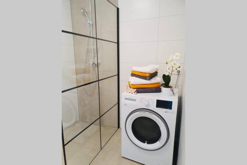 Leon Apartment Neu! Gemuetlichkeit An Erster Stelle Линц Экстерьер фото